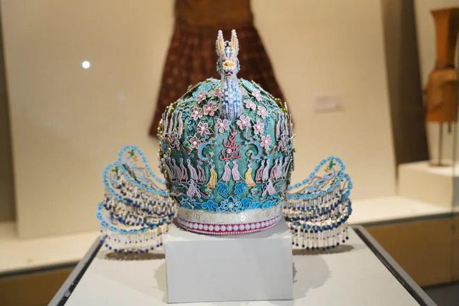的“宋代皇后龙凤花钗冠”立体冰箱贴太美了！pg电子免费试玩模拟器重磅联名！来自西湖边(图10)
